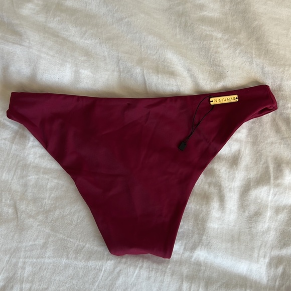 NEW Puntamar Sinai Red Fruit Brazilian Bikini Bottoms Low Rider Small - Picture 2 of 4